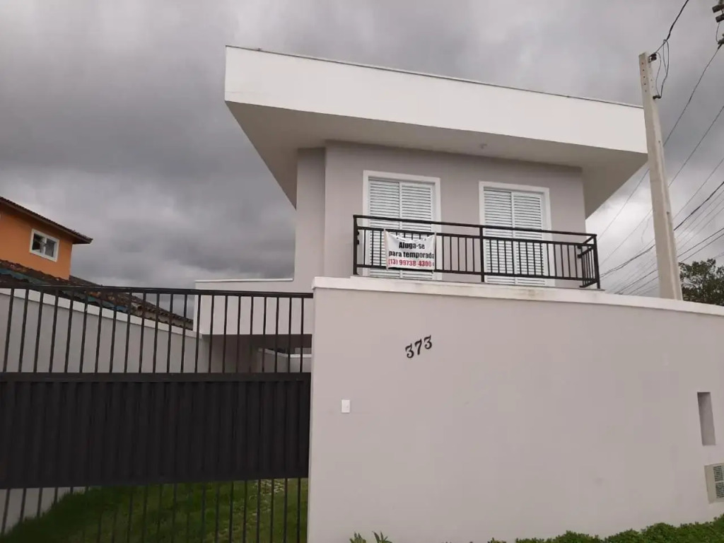 Sobrado frente ao SESC, WIFI 300MB, 2 vagas auto, cozinha, churrasqueira, moderno e reformado