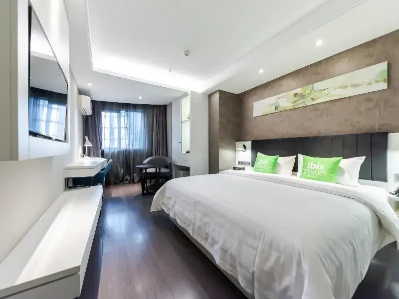Yilong Anyun Hotel (Suzhou ShiQuan Road Nanmen Subway Station)