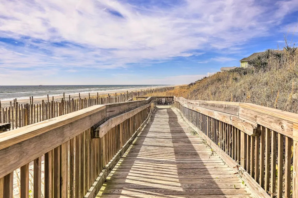Coastal Condo w/ Indoor & Outdoor Pool Access