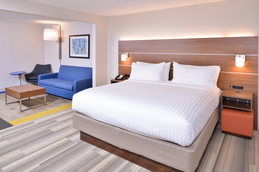 Holiday Inn Express & Suites Indianapolis Dtn-Conv Ctr Area by IHG