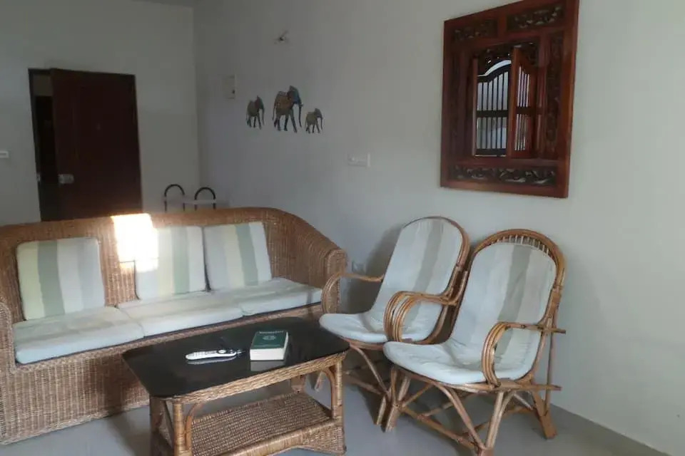 West wind apartment