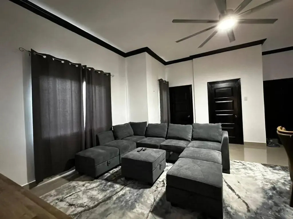 Luxury Living Modern & Contemporary Home With Brand New Pool in Manor Park