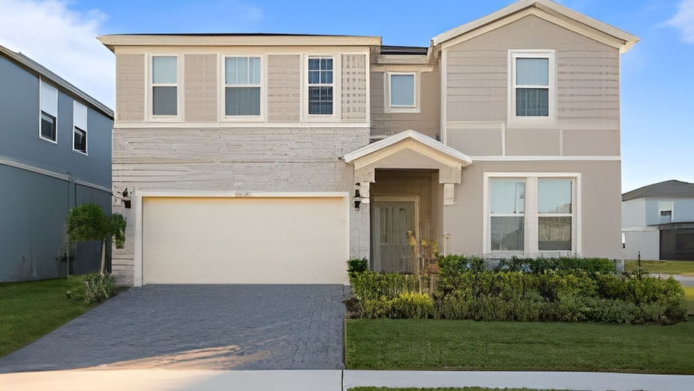 10br Villa w/ Star Wars Theater & Game Room