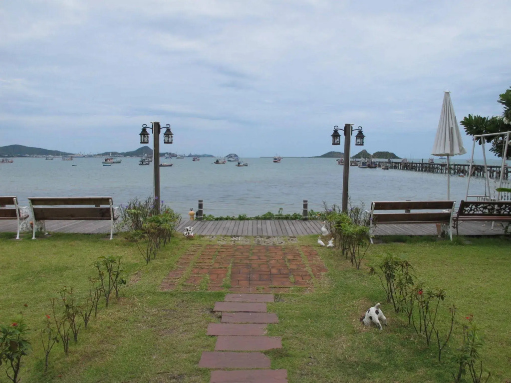 Baan Sattahip By The Sea