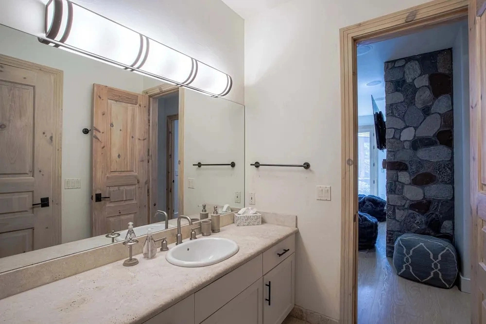 Brooksaw Aspen Lux Aspen Home w Mountain Views