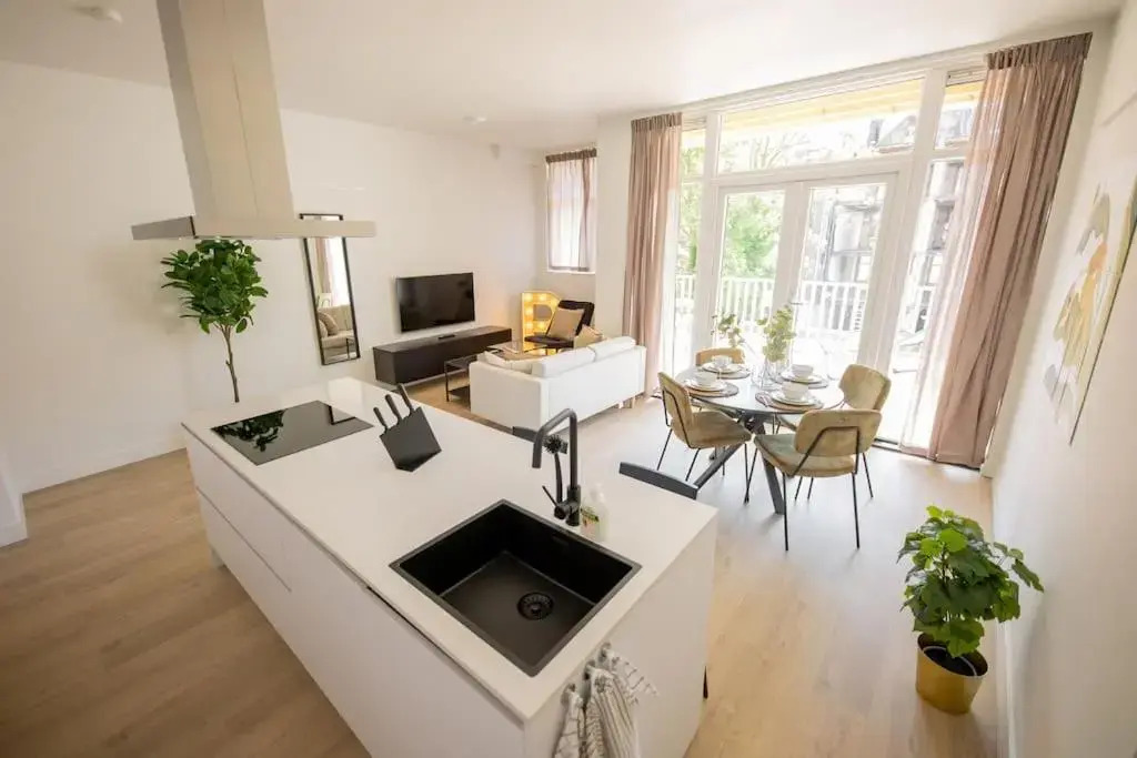 Brilliant 1 Bedroom Serviced Apartment 52m2 -NB304B-