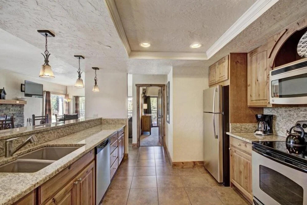 3 Bedroom Ski In, Ski Out Mountain Vacation Rental Located Next To Historic Main Street In Downtown Breckenridge