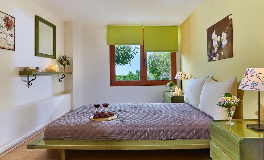 Bright Family Apartment With Shared Pool RU