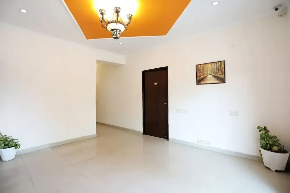 OYO 10500 Royal Awadh