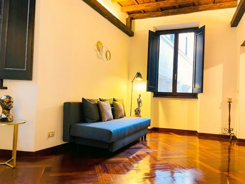 SJR Luxury Apartment Trevi Fountain