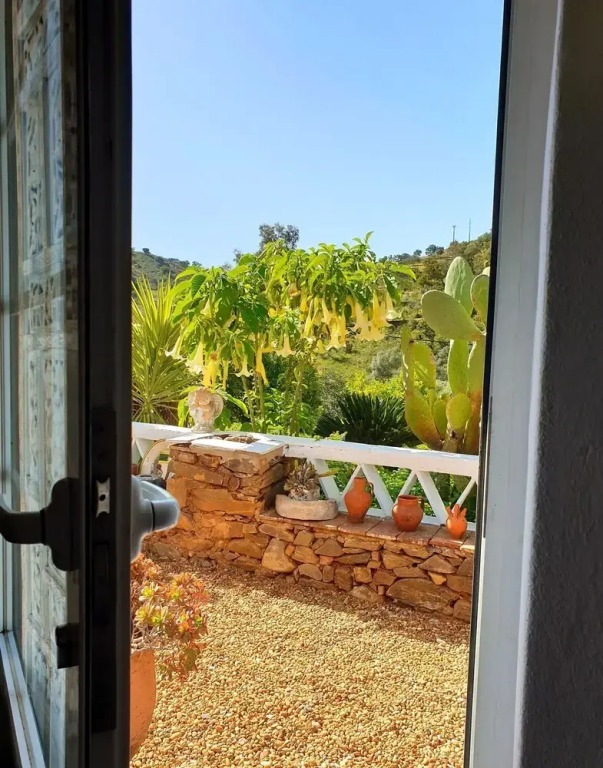 Restored 2 Bedroom Farmhouse - Aircon Wifi Plunge Pool