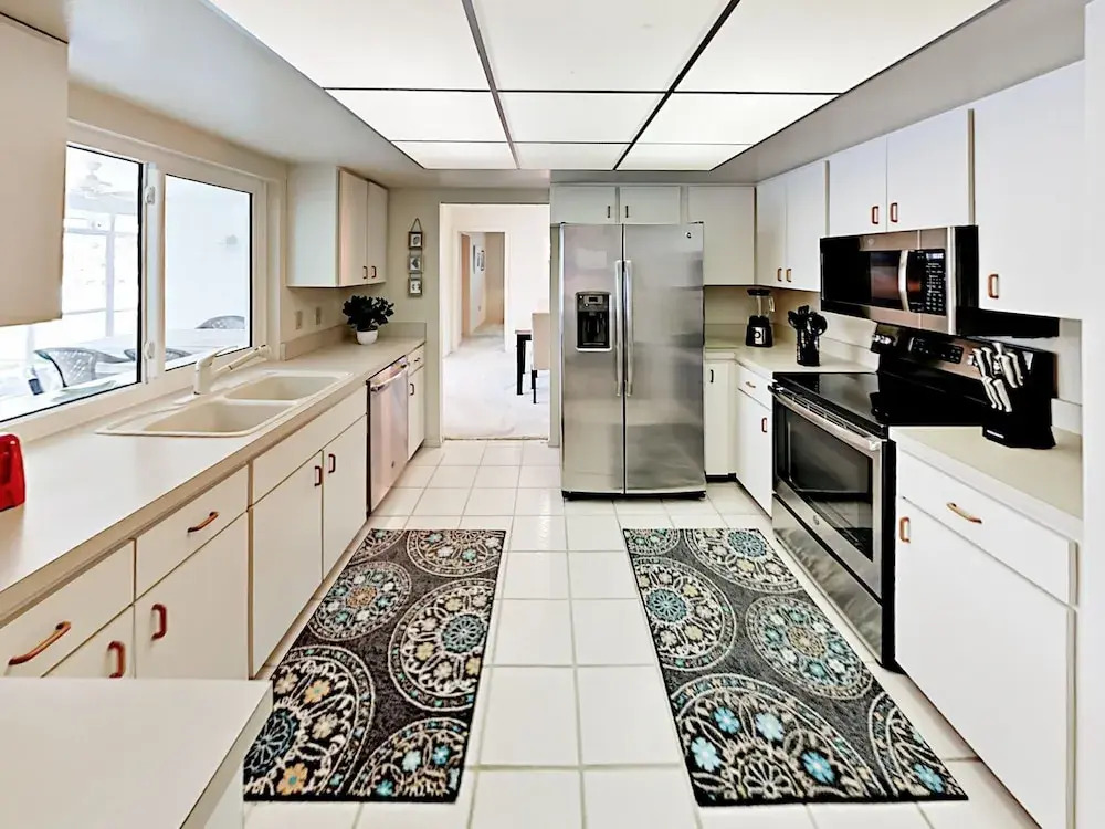 701 Emerald Harbor Drive Home 3 Bedrooms 2 Bathrooms Home
