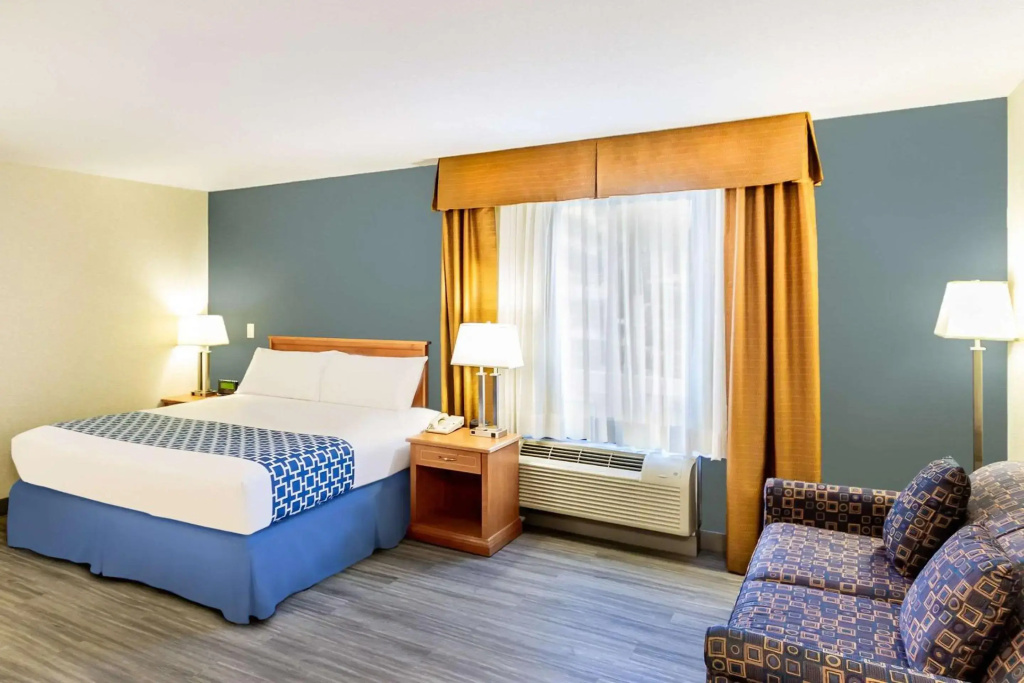 Econo Lodge Inn & Suites Calgary - University