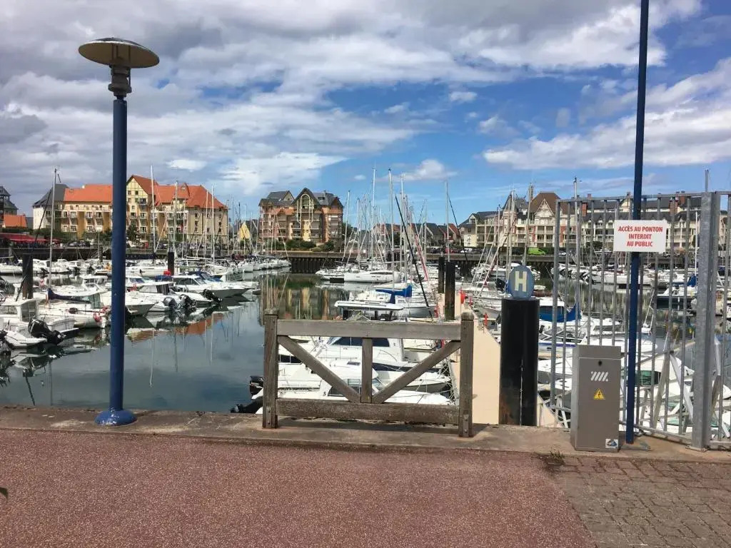 Appartement Dives-sur-Mer, 3 pièces, 6 personnes - FR-1-487-199
