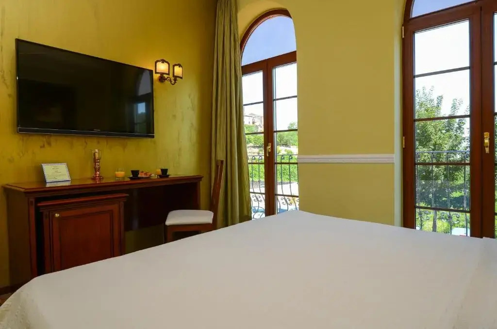 Bella & Stella rooms