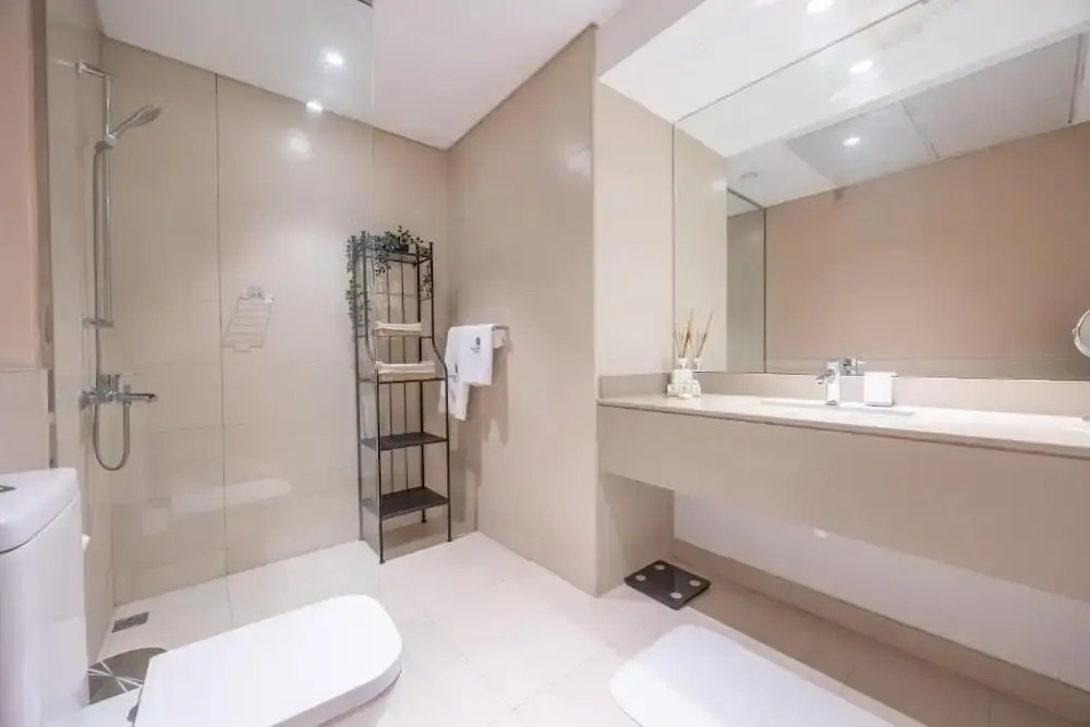 802-Bloomfields Curated 1BR  WatersEdge8