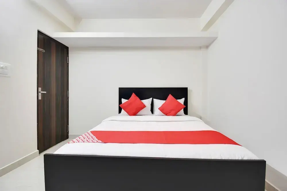 Oyo 43621 Hindavi Inn 3