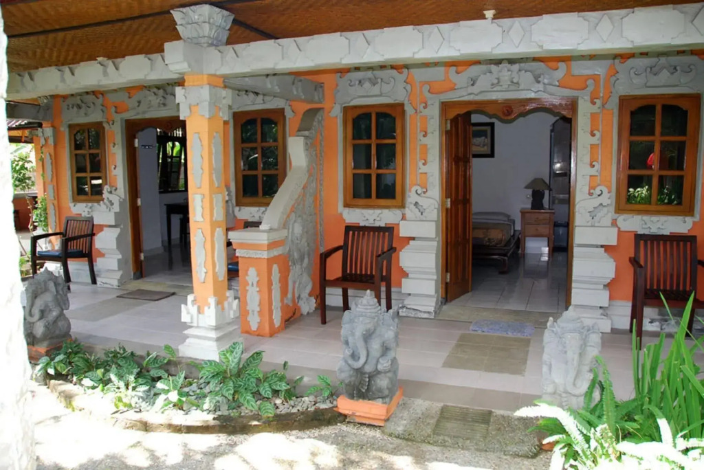 Dolphin Hotel Bali