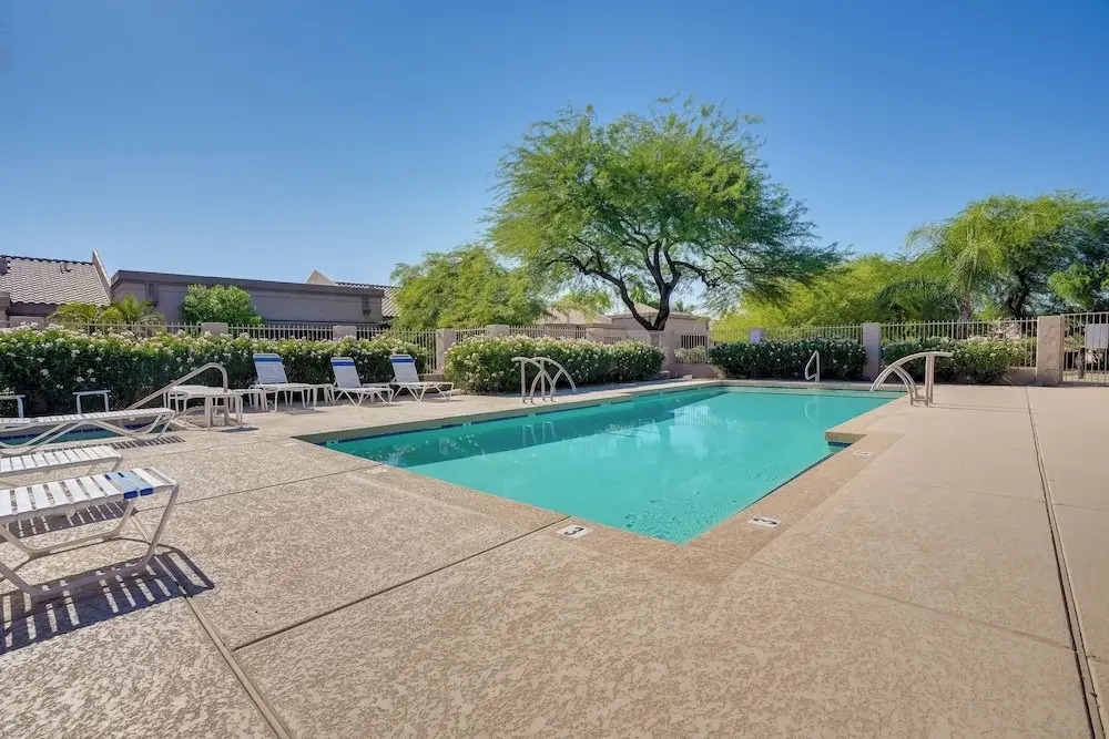 Patio + Pool Access: Golf Getaway in Peoria