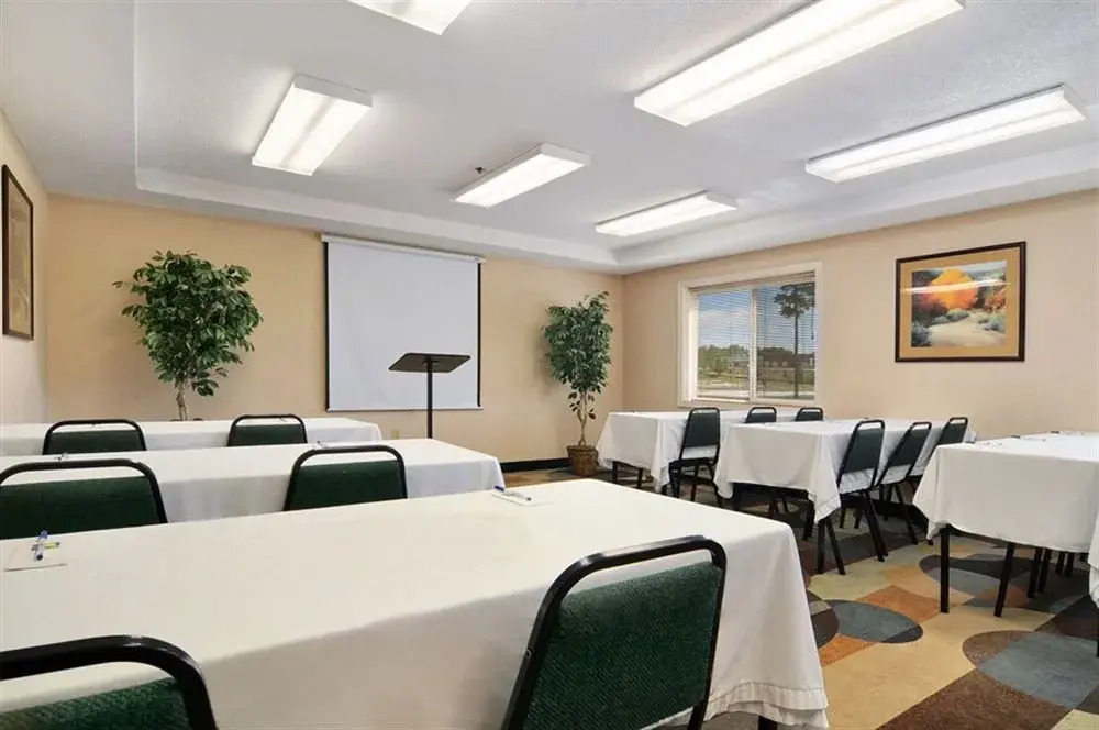 Regency Inn and Suites Atlanta / Lawrenceville GA