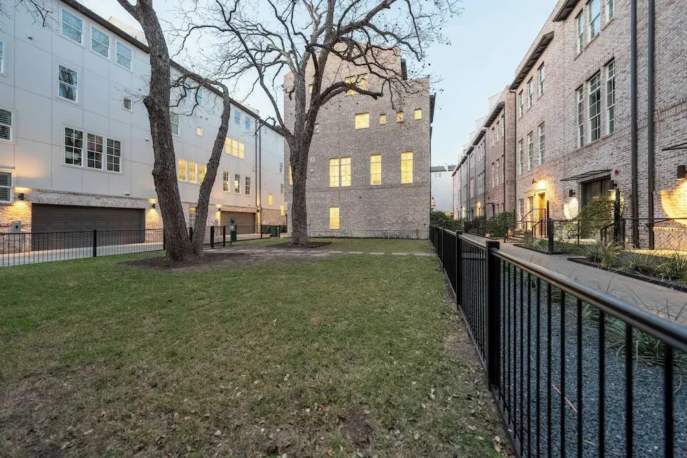 Modern Home, Private Balcony, Near Rainey & Lady Bird Lake Haus of Z