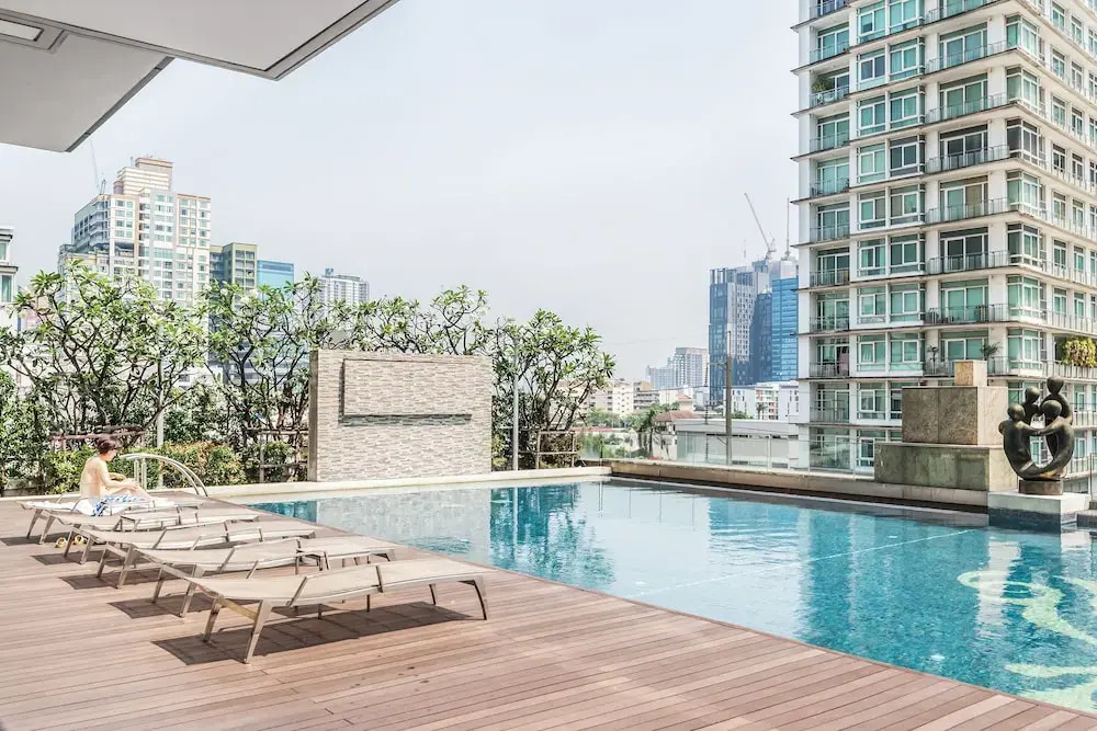 The Clover Thonglor by Favstay