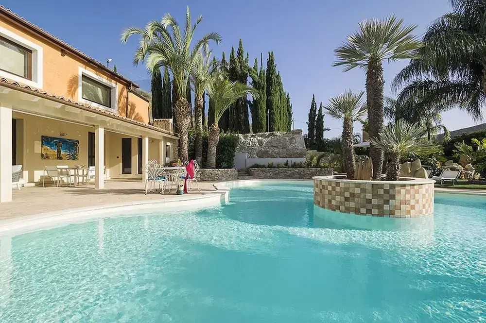 Villa in Agrigento Near Valley of the Temples