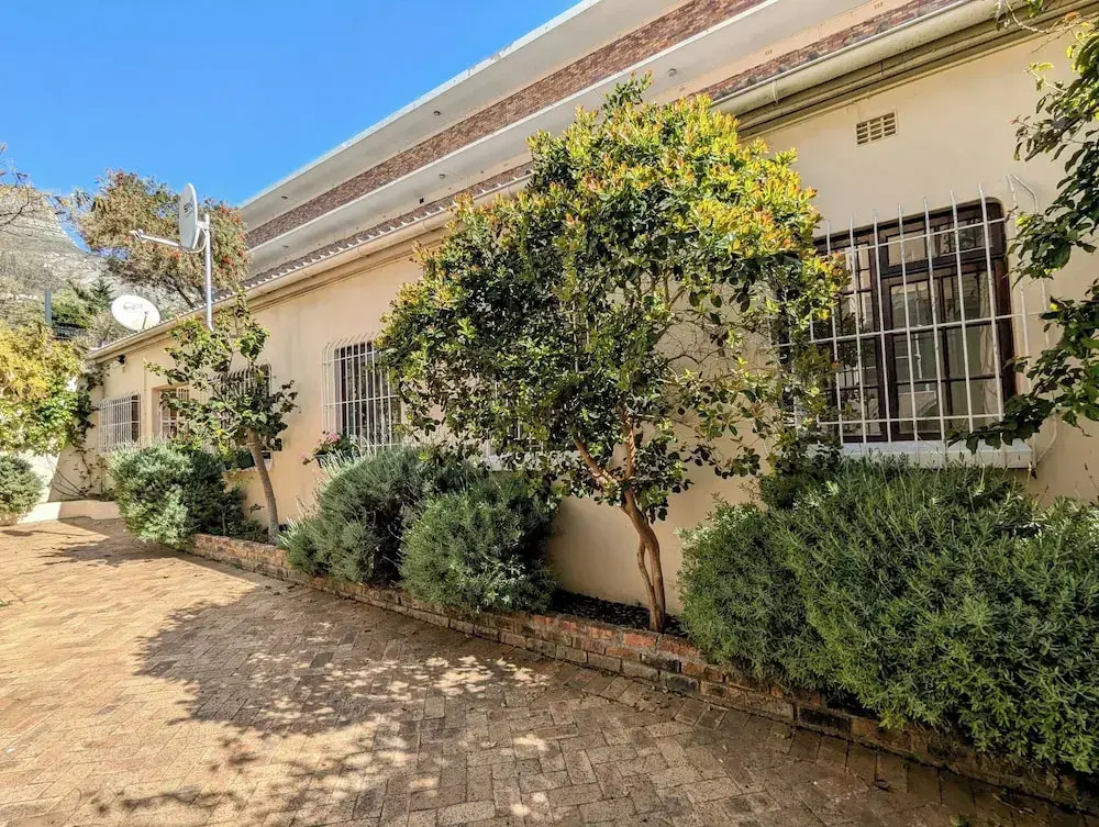 Beachside 2BD Home in the Heart of Sea Point!