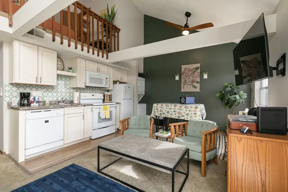 Green Meadow Getaway 2 Bedroom Condo
