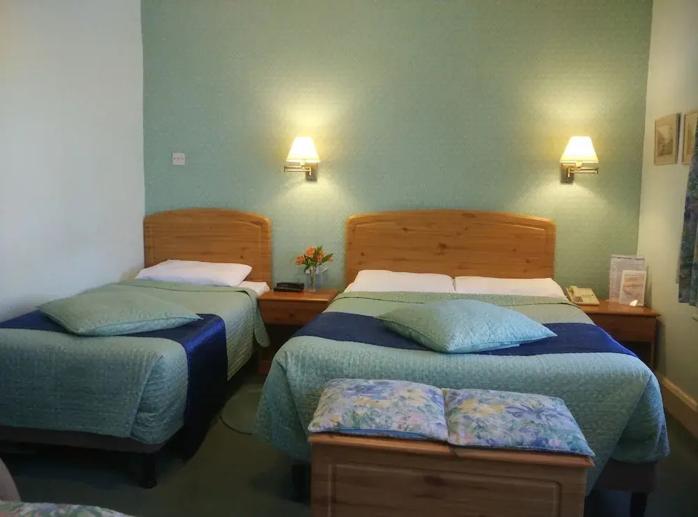 River Hotel