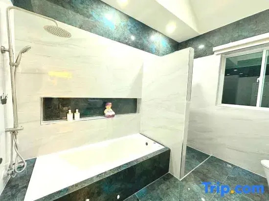 Tropical 2BR/2BA Oasis in Haad Salad - 3min Walk to Beach | Koh Phangan Paradise