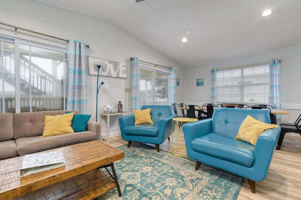 Zula Dreams Beach House, 1min Walk To The Beach, Sleeps 16, Private Heated Pool, Pets Welcome, Fenced Yard