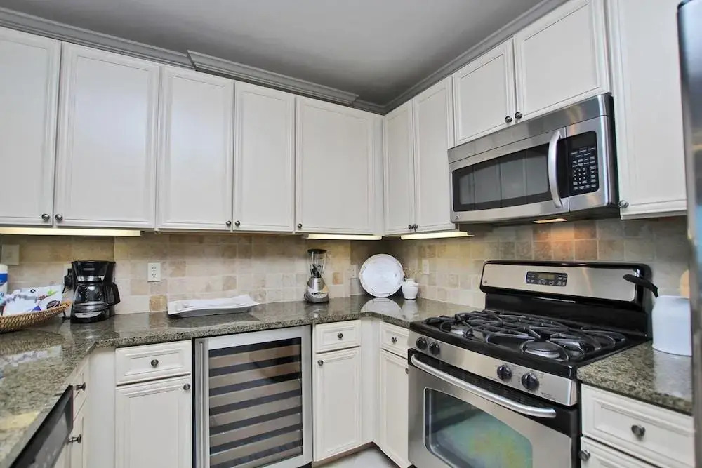 Wharf 902 by Youngs Suncoast