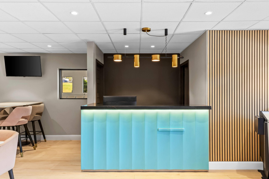 Days Inn & Suites by Wyndham Peachtree Corners Norcross