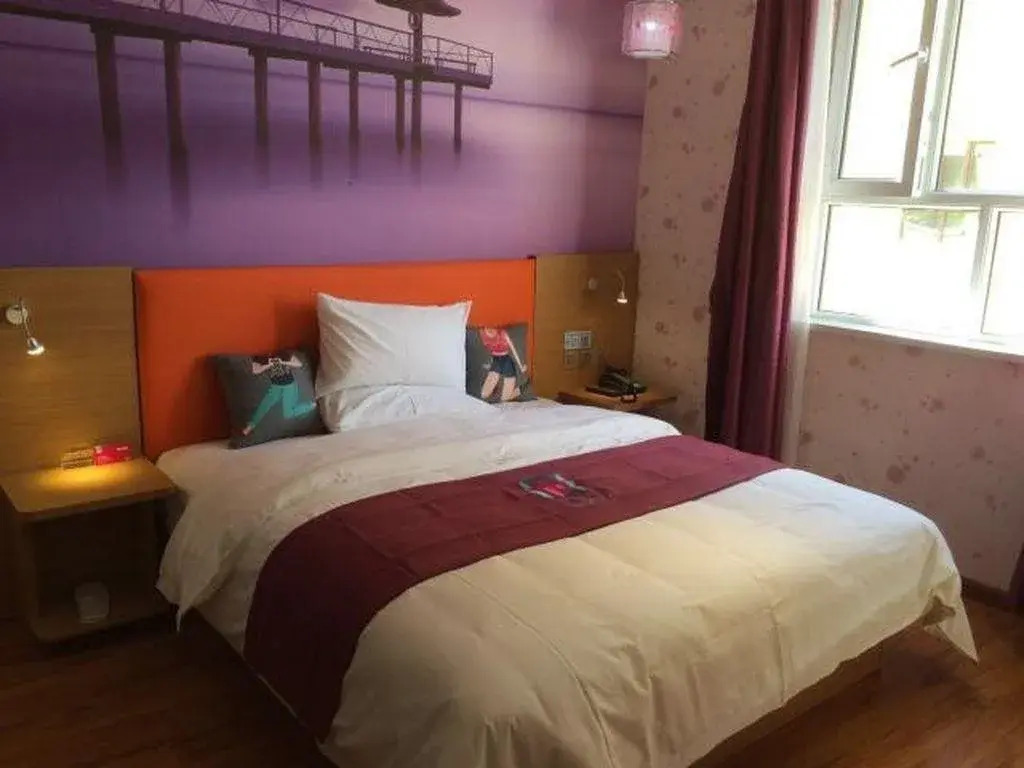Pai Hotel Yining Huarui Hanren Street Dabazha