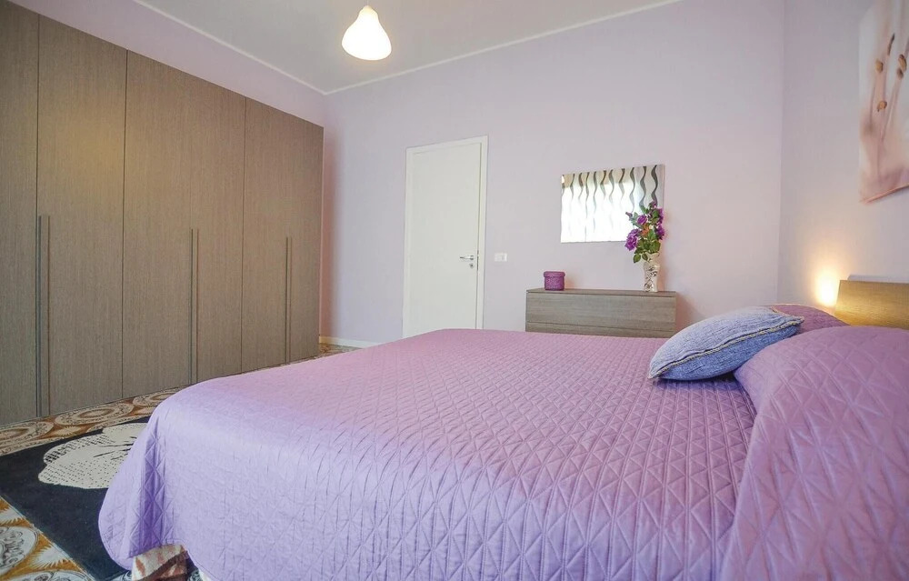 Amazing Home in Giarre With Wifi and 3 Bedrooms