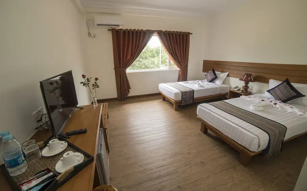 Royal Aykare Lodge