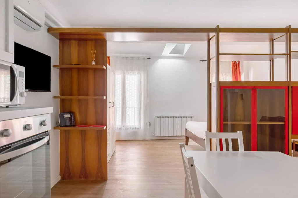 Bright and Cozy Studio by Wonderful Italy