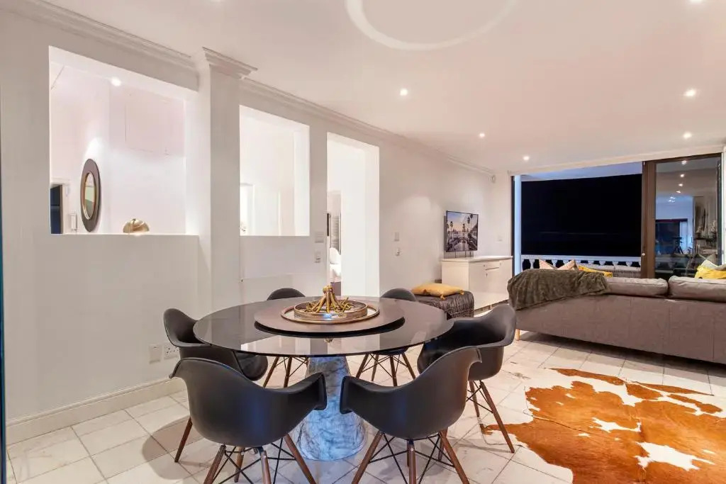 Clifton YOLO Spaces - Clifton Beachfront Apartments