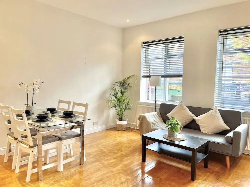 Waterloo Luxury Apartment
