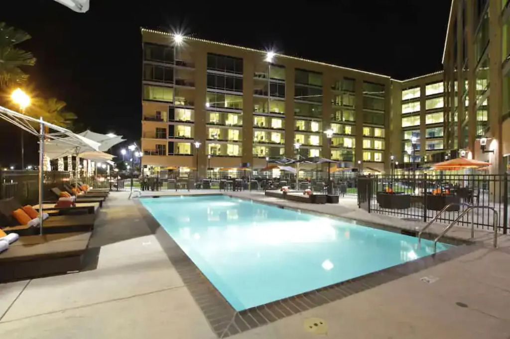 University Plaza Waterfront Hotel