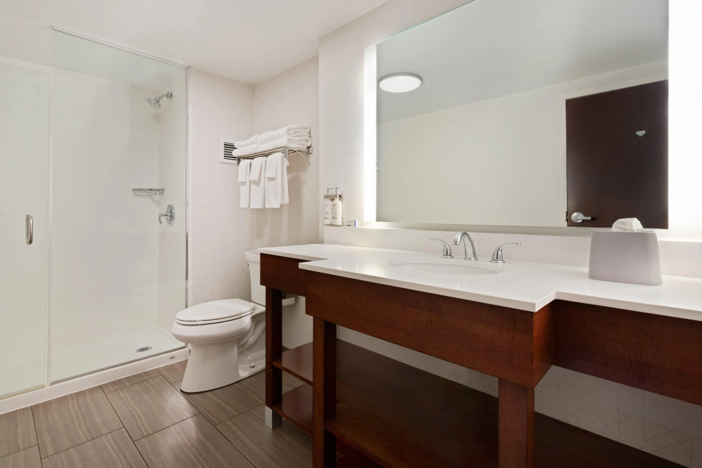 Holiday Inn Express & Suites Cincinnati Riverfront by IHG