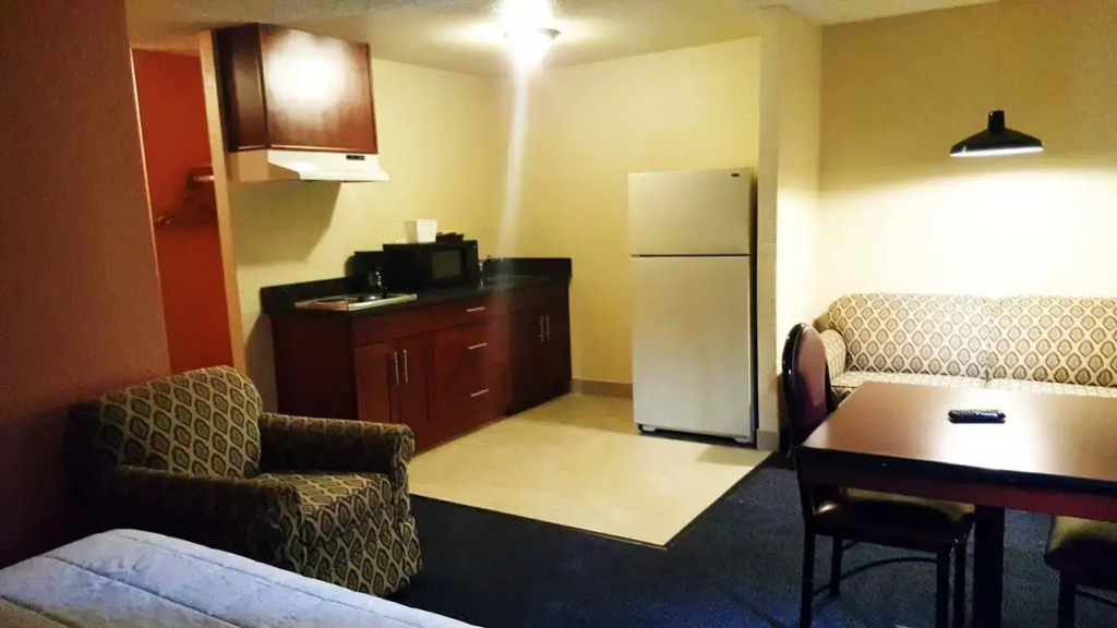 Sutton Suites Hotel
