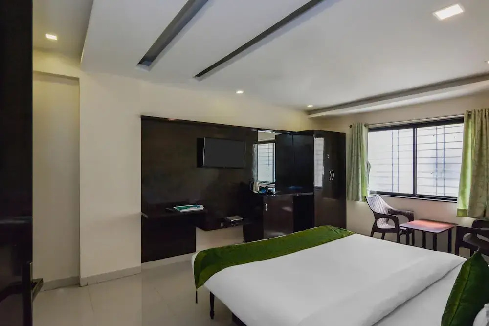Treebo Trip Mahalaxmi Executive