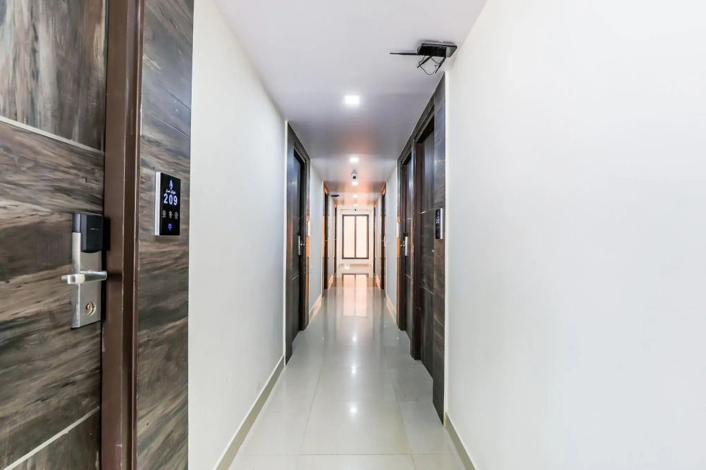 FabHotel Crown Heights - Nr Koramangala Club