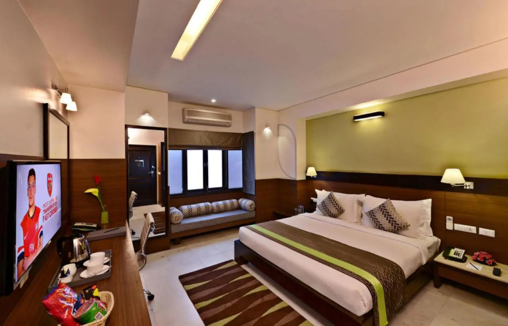 Leisure Inn Grand Chanakya