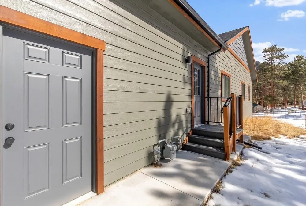 Rocky Mountain Get Away -- 30 Nights Minimum Rental Only 4 Bedroom Home by Redawning