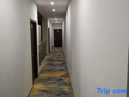 Zhenxiong Lanyue Hotel