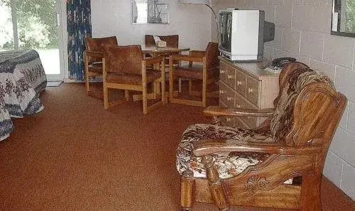 Top Notch Restaurant & Motel