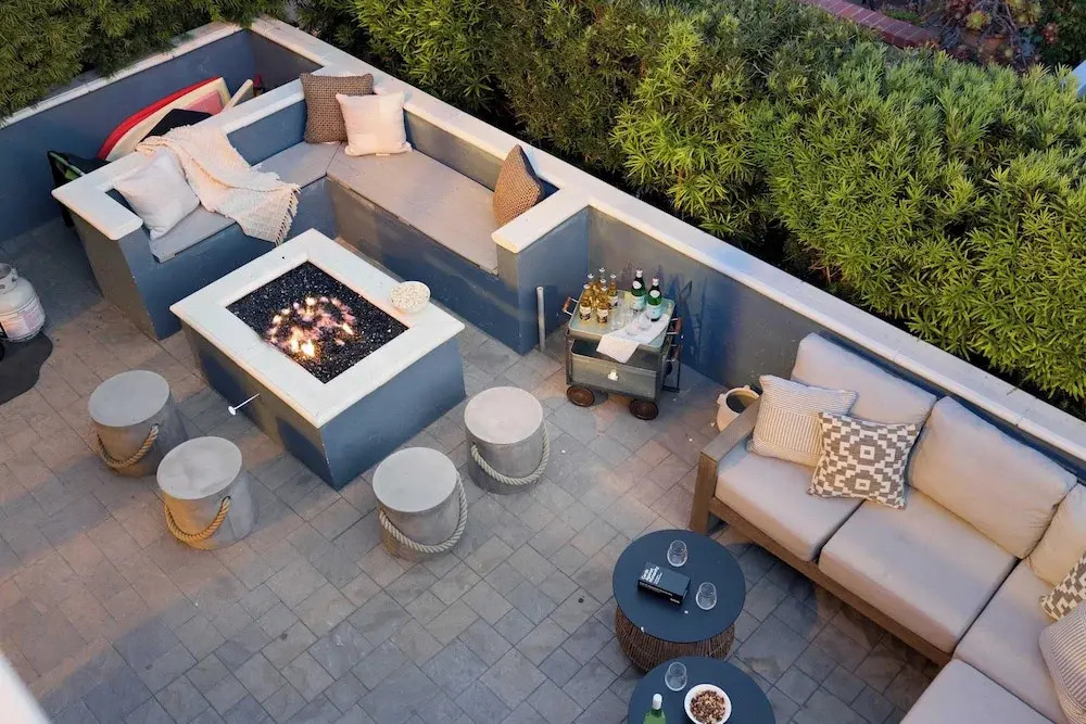 Mission Point Buyout by Avantstay Two Unit Buyout w/ Patio, Fire Pit & Close to Beach! 6bdrs